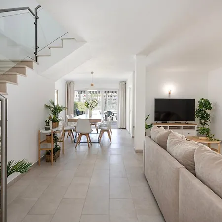 בית הארחה The Concierge - Casa Ie 3*